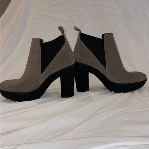 DIANE VON FURSTENBERG BOOTIE SIZE 9.5
